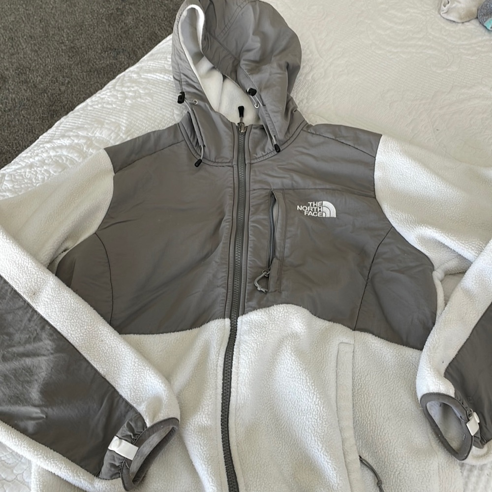 Women’s North Face fleece. Size M.
